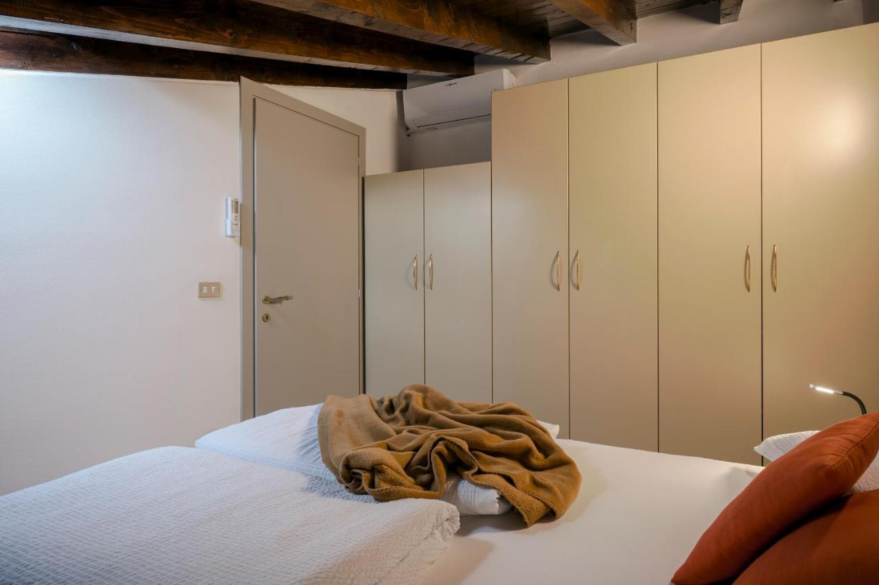 Lovely Mansard Iseo Portelle Holiday With Private Parking And Bike Storage Extérieur photo