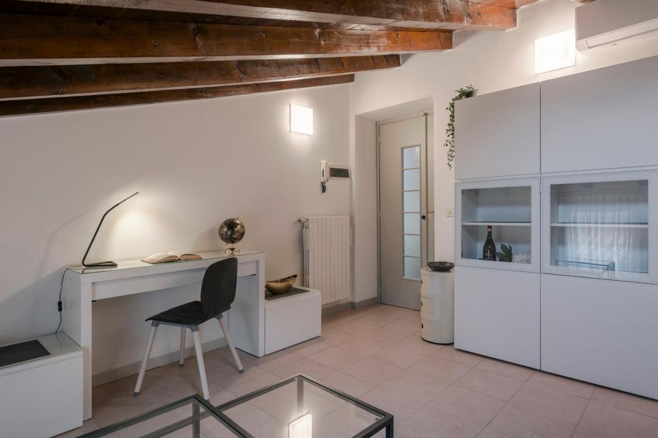 Lovely Mansard Iseo Portelle Holiday With Private Parking And Bike Storage Extérieur photo