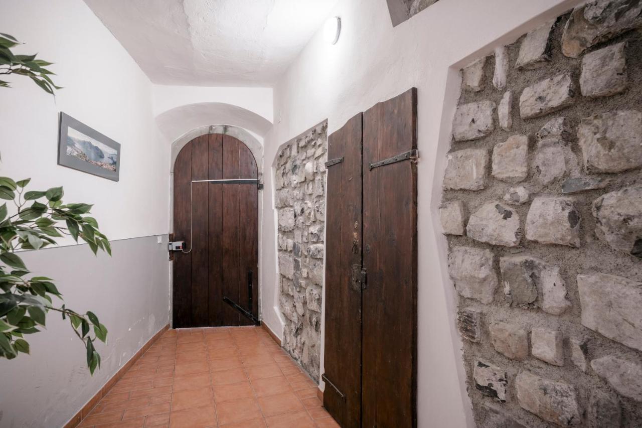 Lovely Mansard Iseo Portelle Holiday With Private Parking And Bike Storage Extérieur photo