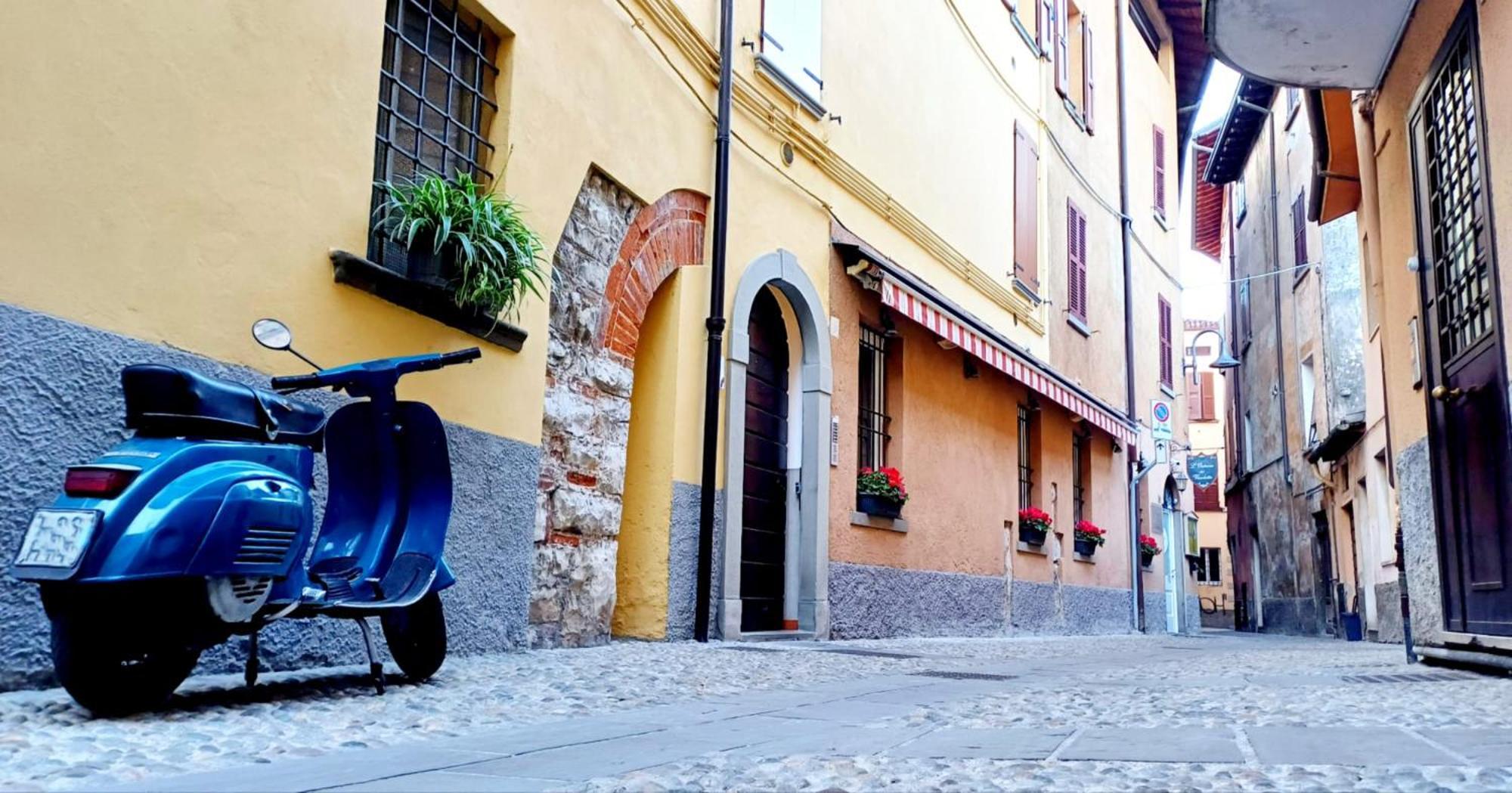 Lovely Mansard Iseo Portelle Holiday With Private Parking And Bike Storage Extérieur photo